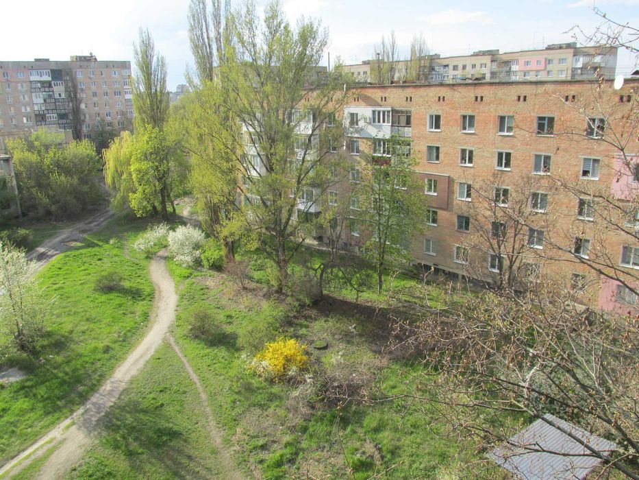 Продам 1 кімнатну квартиру по вул. Садовій 6/9 (р-н Баму)