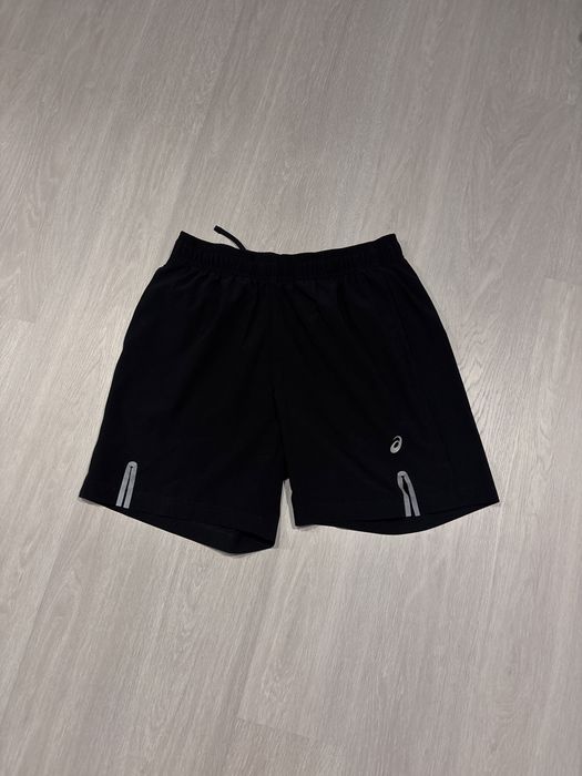 Spodenki sportowe marki asics