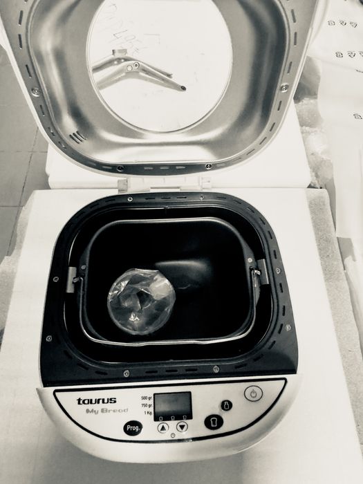 Máquina de Fazer Pão Taurus My Bread - Novo! Artigo de Exposição