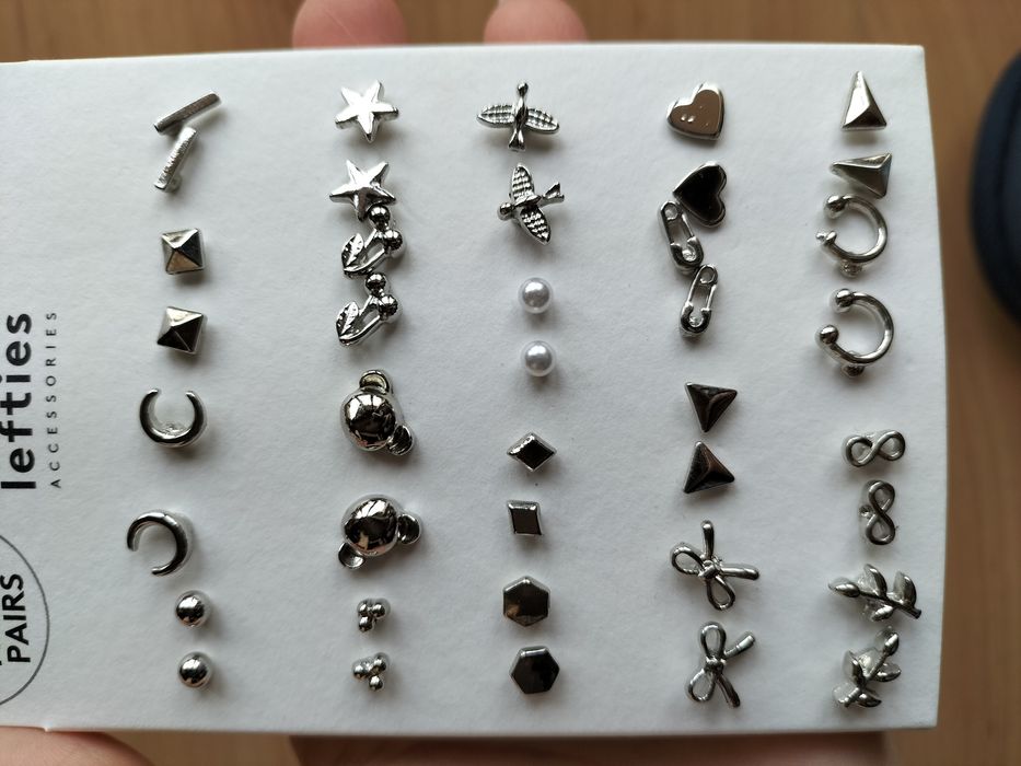 20 pares de brincos Lefties