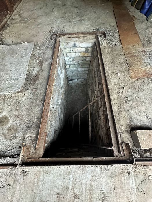 Продам Гараж Чаривная Героев 55-й бригады Уральские