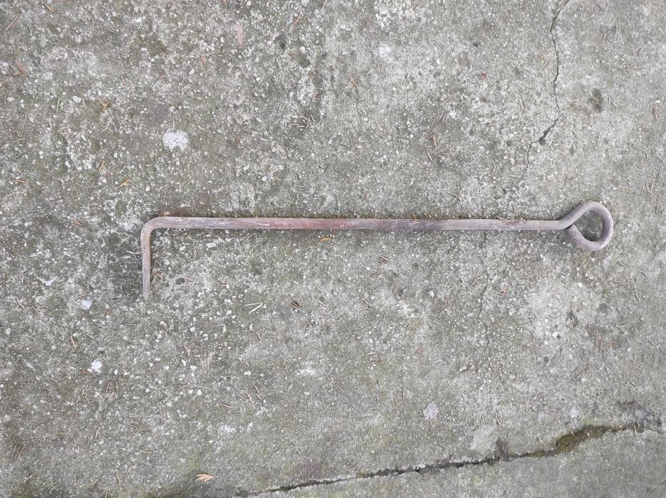 Hak do drzwi metalowy 62 cm