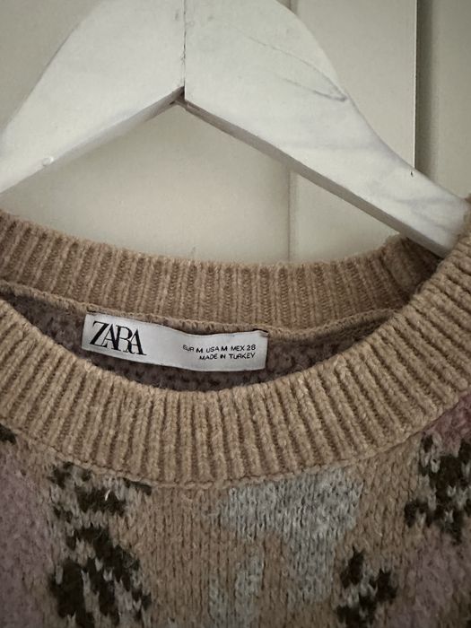 Sweter w kwiaty oversize Zara prosty