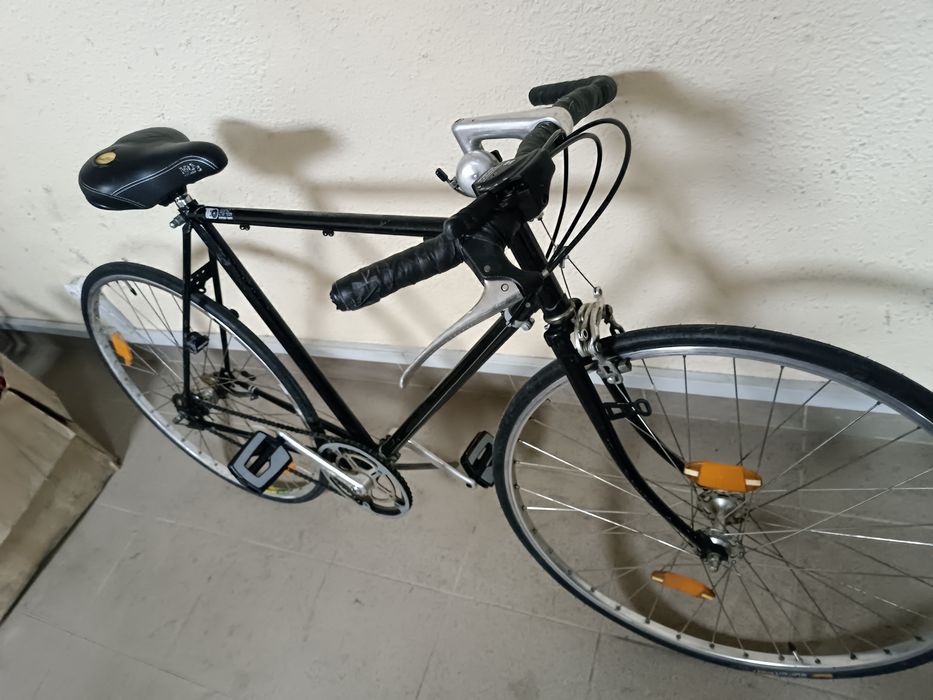 Велосипед на планетарке п'ять скоростей 28 колесо тип шосейного