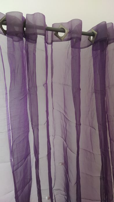 Cortina de organza roxa