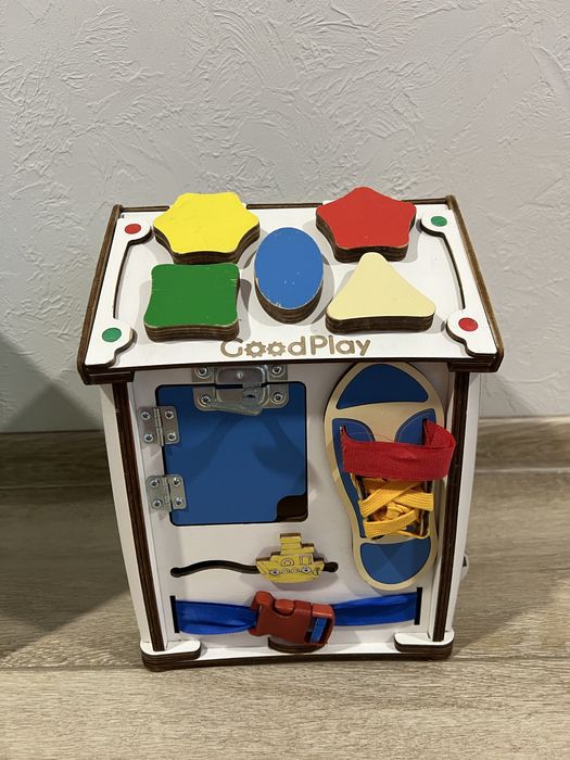 Розвивальна іграшка Good Play Бізікуб Будиночок