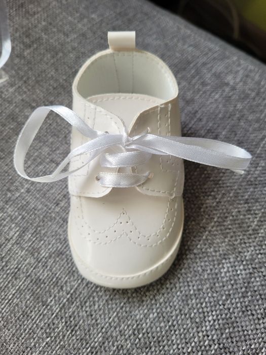 Buciki do chrztu białe nowe