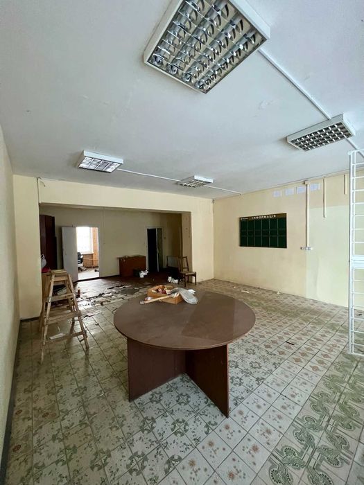 Продаж комерційного приміщення вільного призначення (смт.Березна)