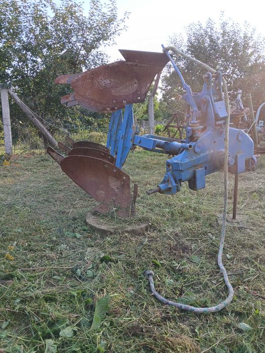 Pług obrotowy RABEWERK 3-skibowy