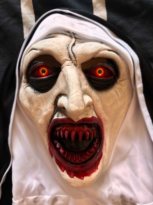 Máscara freira/nun nova