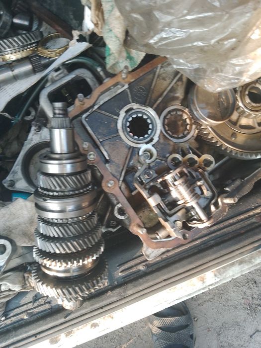 Продам  2 коробки передач ВАЗ 21099