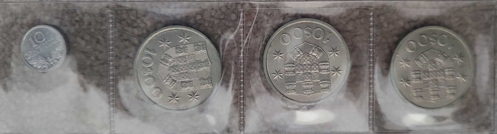 Bolsa com 20 moedas da minha coleção