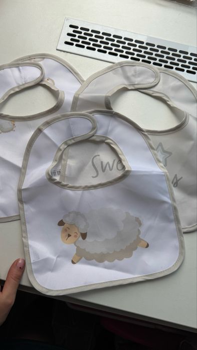 Слюнявчики. Водонепроникні. Нові