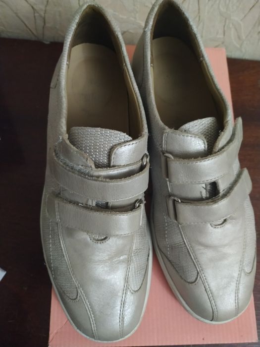 Туфлі жіночі сірого кольору