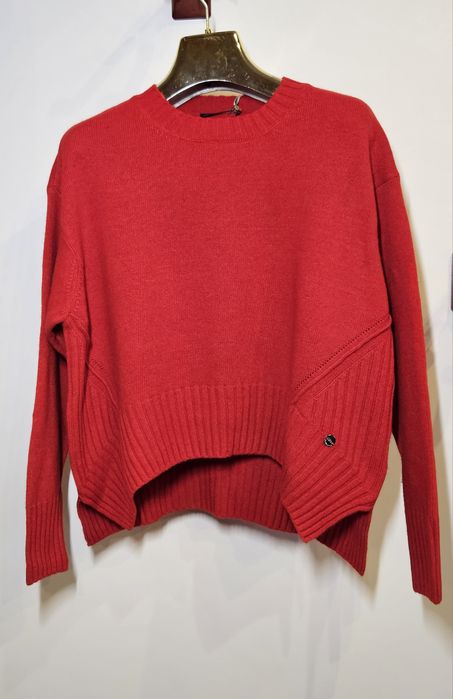 Червоний светр Serianno M, L