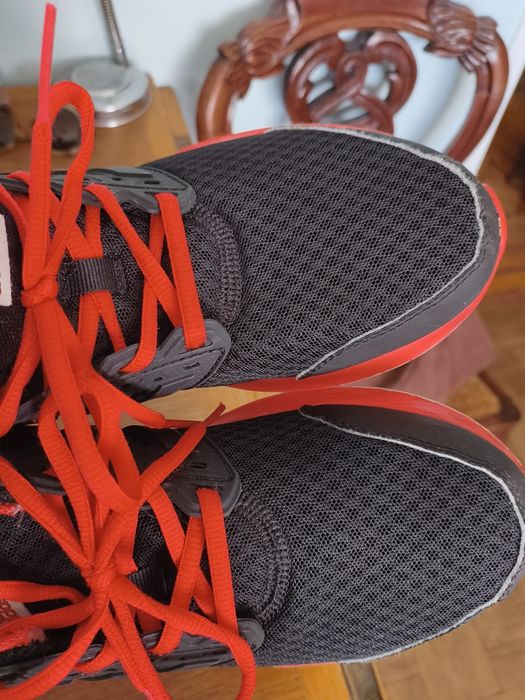 Tênis Adidas 40 unissex