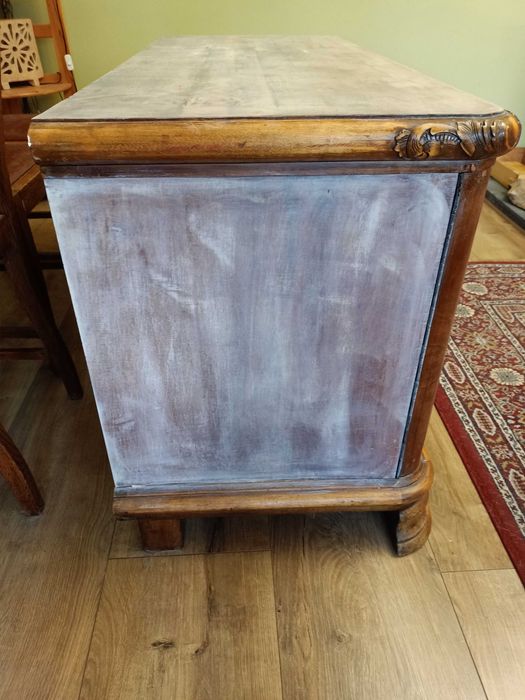 Dół od witryna art deco. Szafa. Antyk.