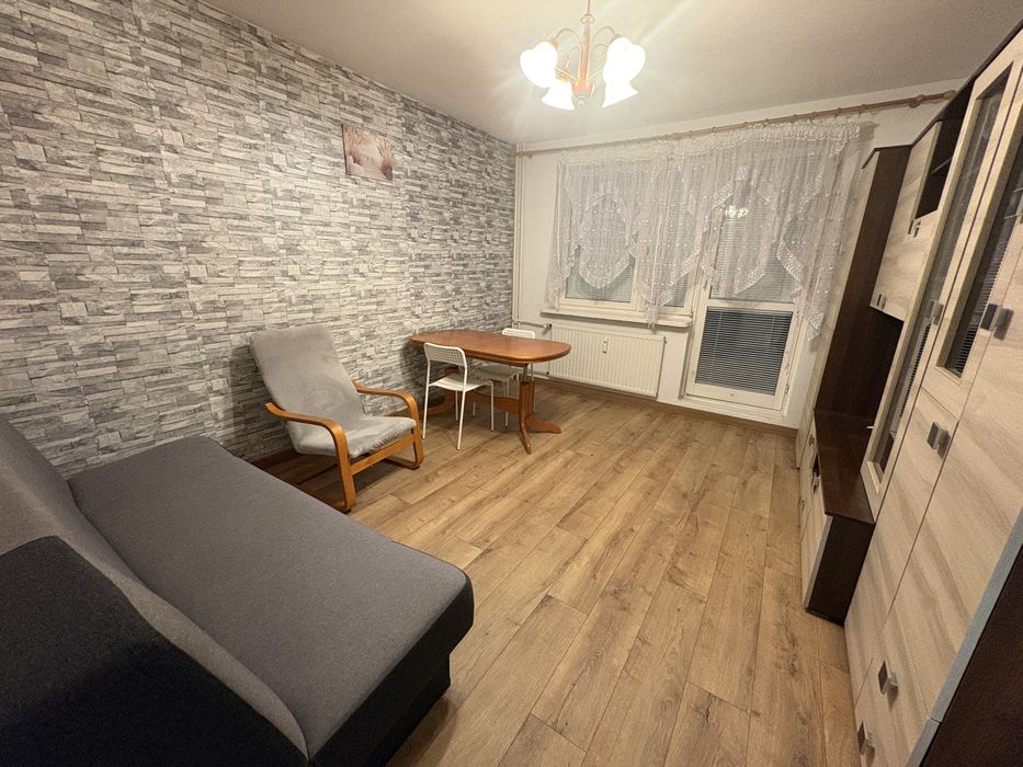 Mieszkanie dwupokojowe z oddzielną kuchnią - dobry dojazd do centrum