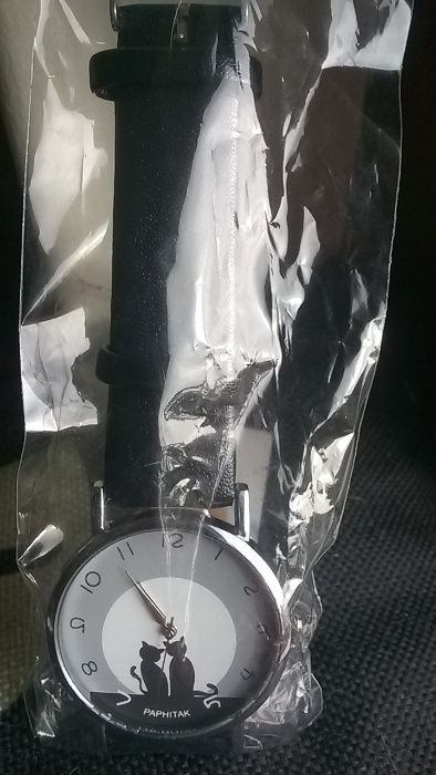 Relógio de pulso, novo com gatos a bom preço!