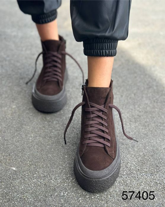 Жіночі шкіряні демісезонні черевики в кольорах