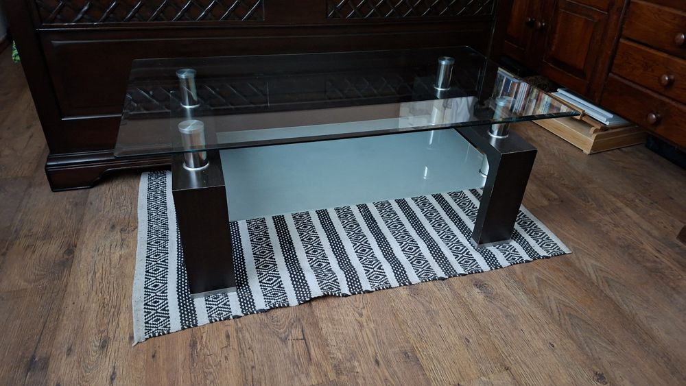 Szklany stolik kawowy