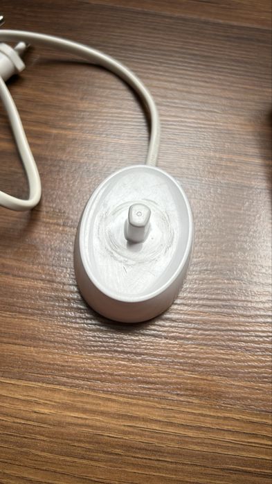 Szczoteczka elektryczna + ładowarka Braun Oral-B