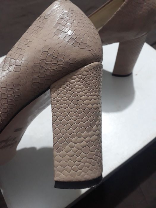 Туфлі жіночі бежеві