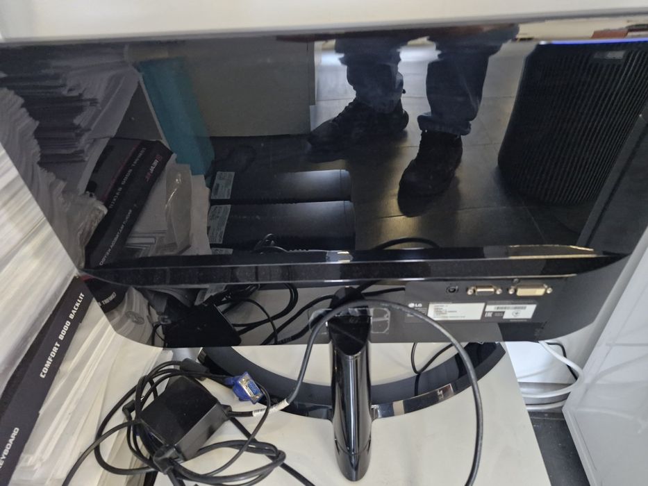 Монитор LG 23 рабочий