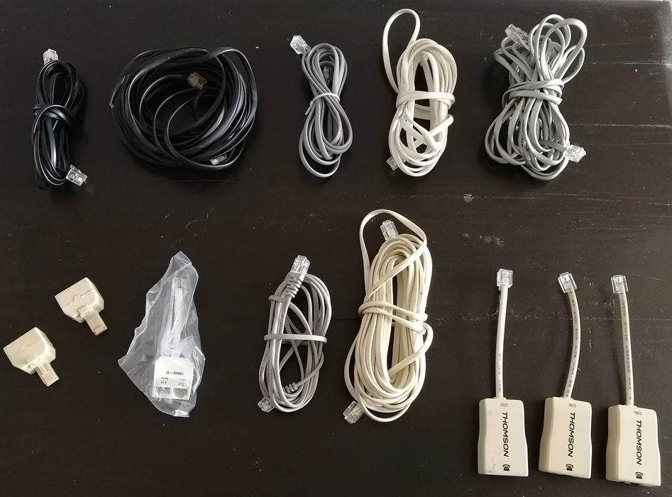lote de cabos telefónicos e adaptadores