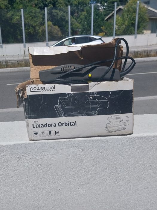 Lixadora orbital em bom estado