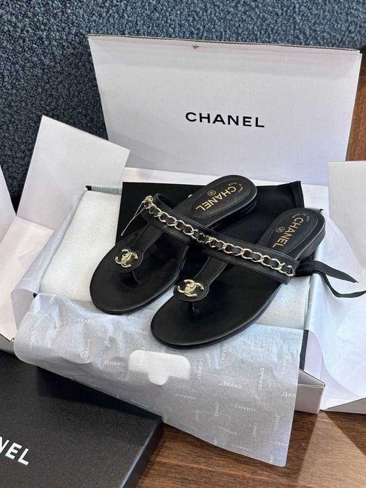 Damskie klapki Chanel