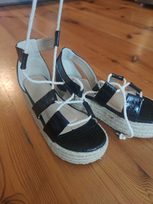 Sandały wiązane kayla