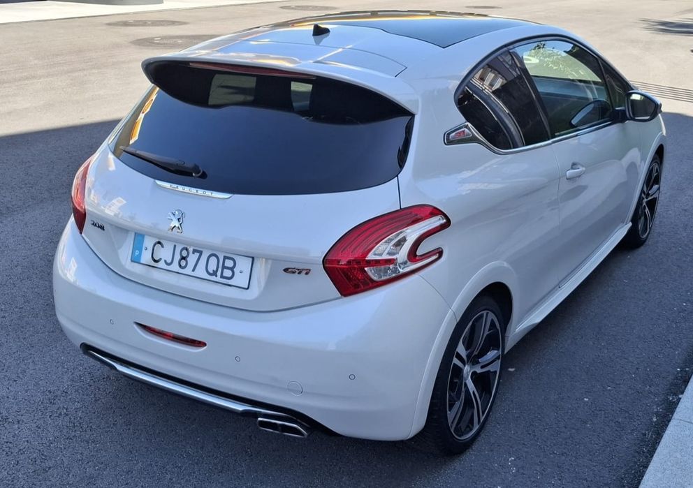 Peugeot 208 GTI 200cv 2015