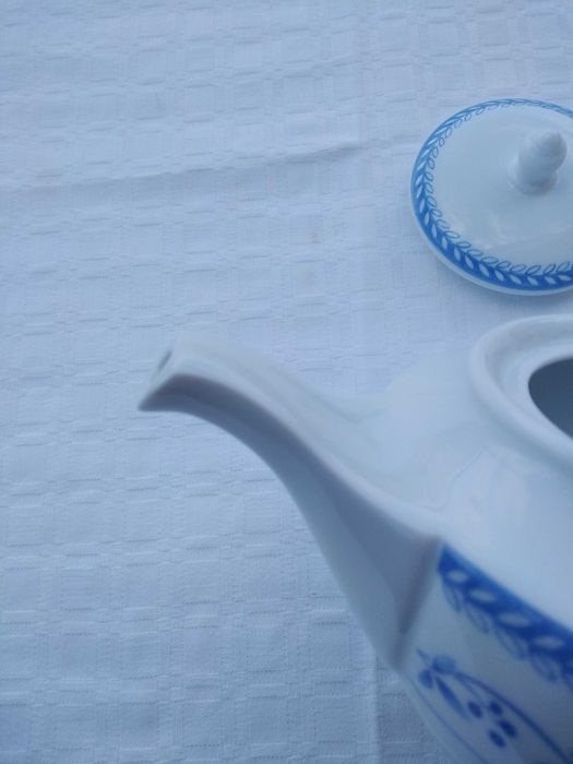 Bule de Porcelana Ema, de 1 litro