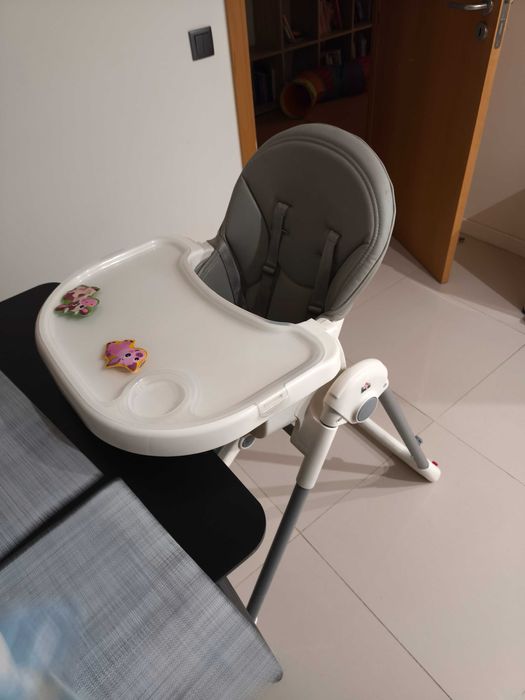 Cadeira de refeição para bebê