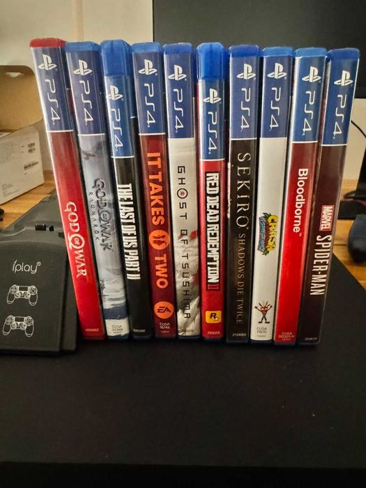 PS4 Pro 1TB + dois comandos e base de carregamento