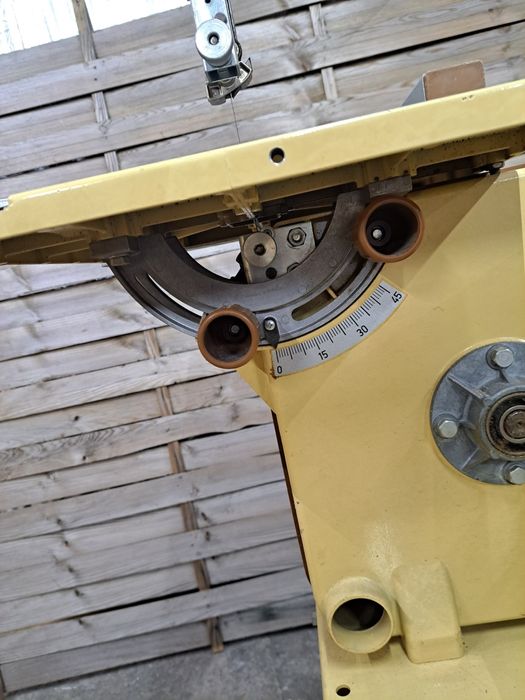 Piła taśmowa, banzega