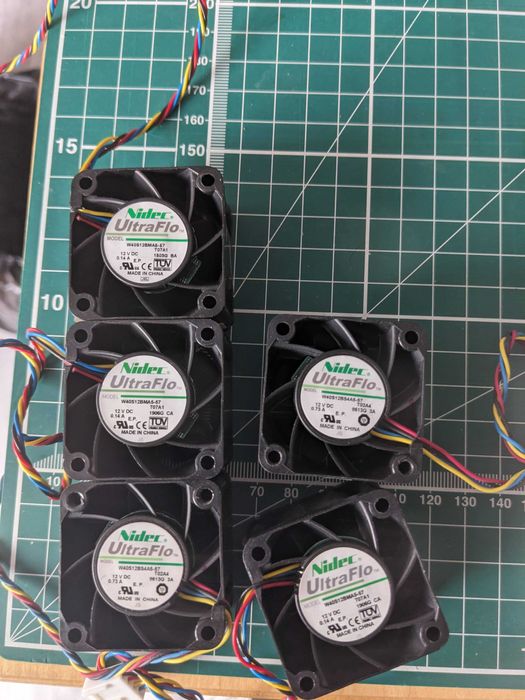 Fans 40x40x28 PWM para servidor64751676021890120