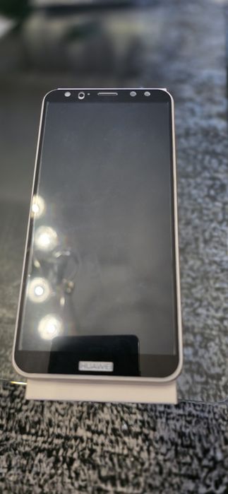 Vendo Huawei Mate 10 Lite dourado e branco com vidro câmara estalado.