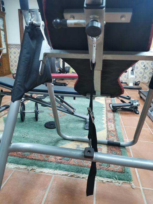 Aparelho de Abdominais / Tábua de Inversão BH Fitness Zero