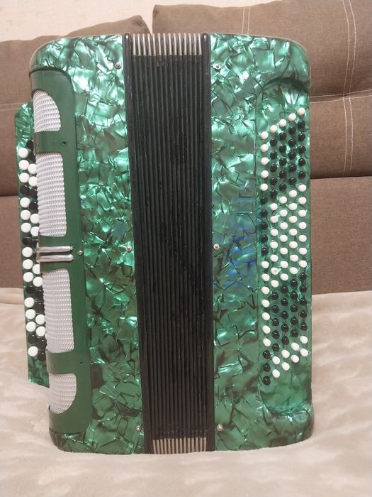 Продам баян Москва