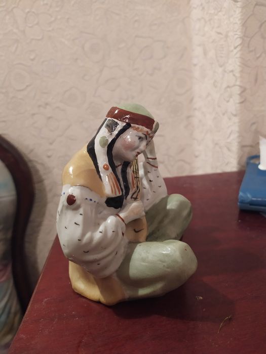 Статуэтка Казашка с дударой