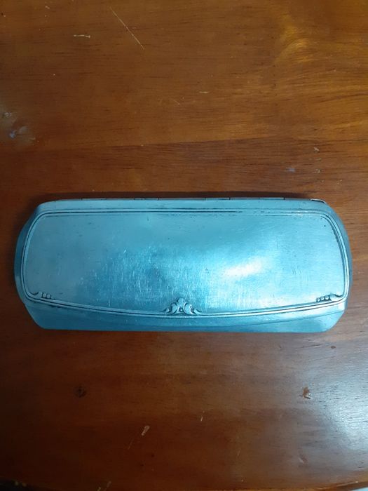 Oculos anos 40 mais estojo os 2 em latao 40€ preço negociavel