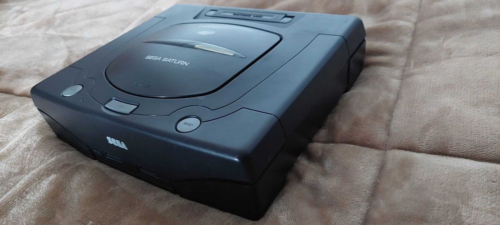 Consola Sega Saturn avariada