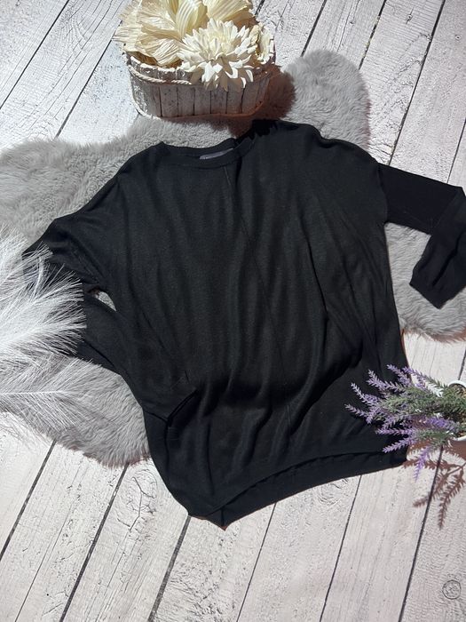Cieniutki czarny sweterek M