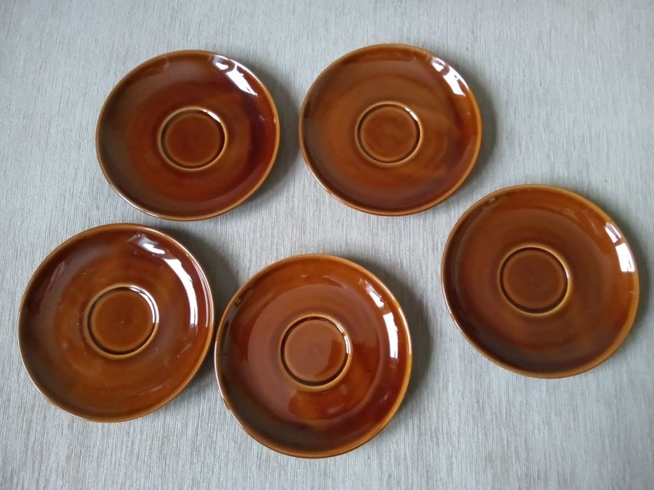 Komplet 5 filiżanek i spodeczkow z porcelitu