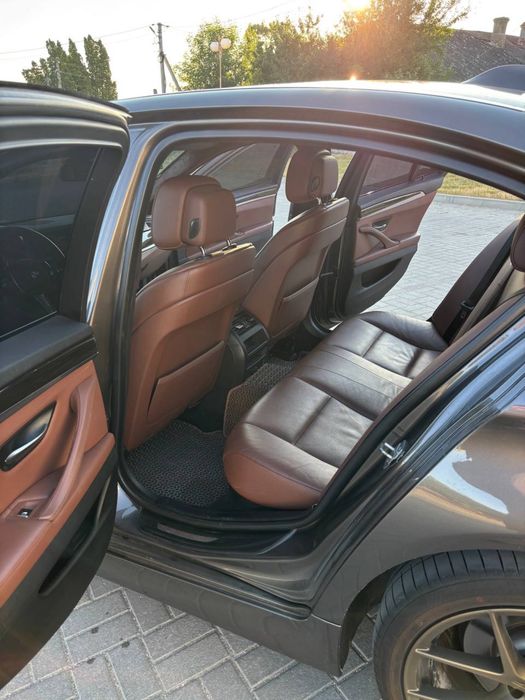BMW F10 2012 рік ,БМВ Ф10 520i r19
