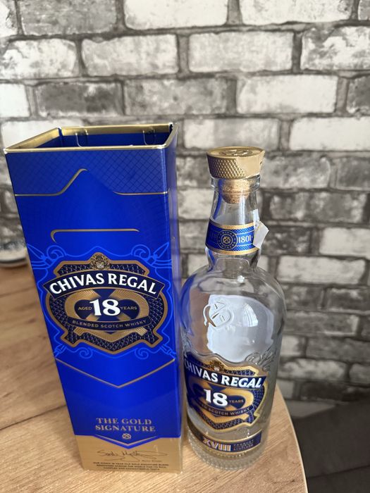 Пуста бутилка з коробкою chivas 18 р