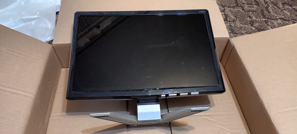 Монитор Acer P193W 19 дюймов в рабочем состоянии!