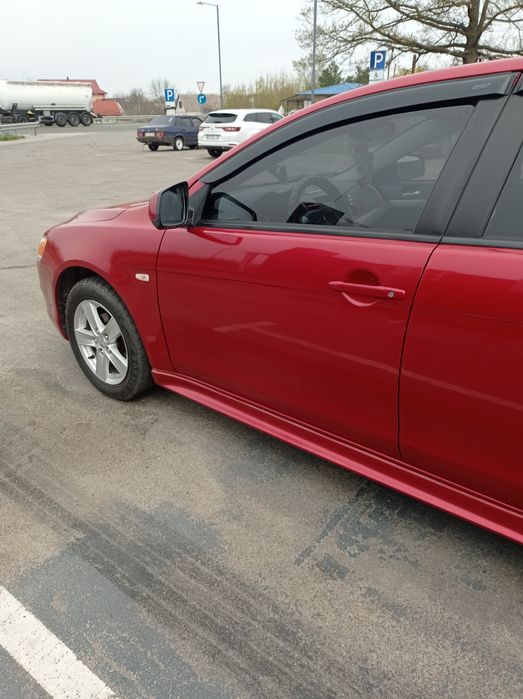 Продам mitsubishi lancer